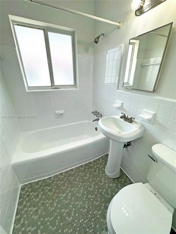 4 NE 47th St 4, Miami, FL 33137