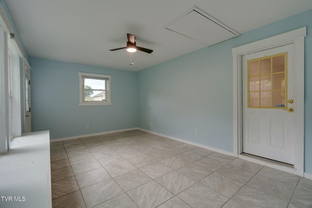 114 Dogwood Village Road, Jonesborough, TN 37659