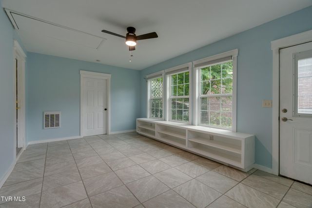 114 Dogwood Village Road, Jonesborough, TN 37659