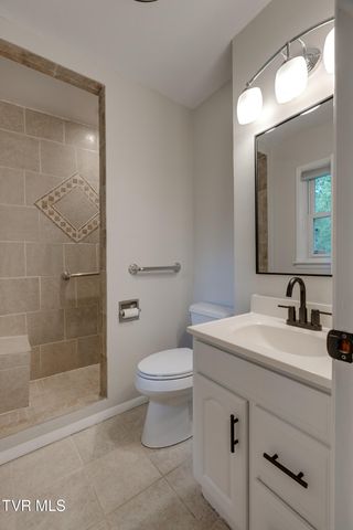 114 Dogwood Village Road, Jonesborough, TN 37659