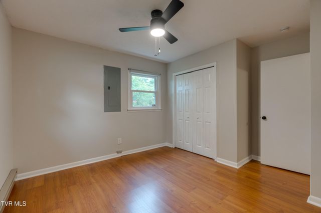 114 Dogwood Village Road, Jonesborough, TN 37659