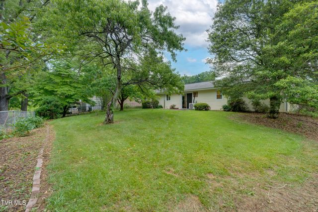114 Dogwood Village Road, Jonesborough, TN 37659