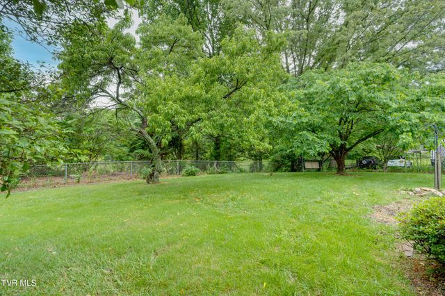 114 Dogwood Village Road, Jonesborough, TN 37659