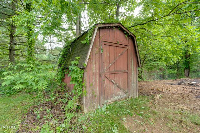 114 Dogwood Village Road, Jonesborough, TN 37659