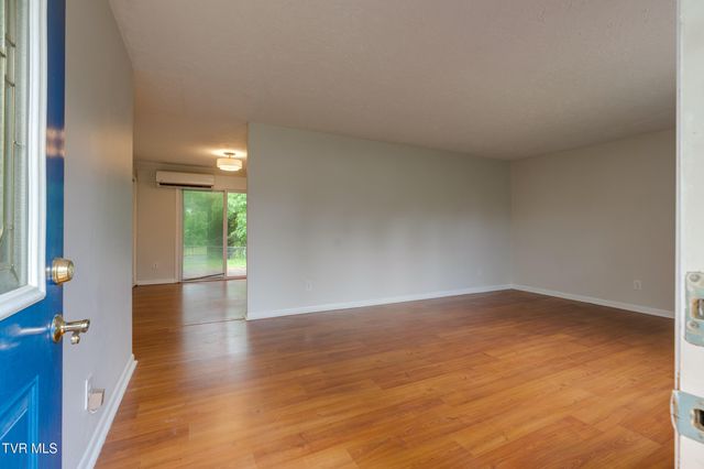 114 Dogwood Village Road, Jonesborough, TN 37659