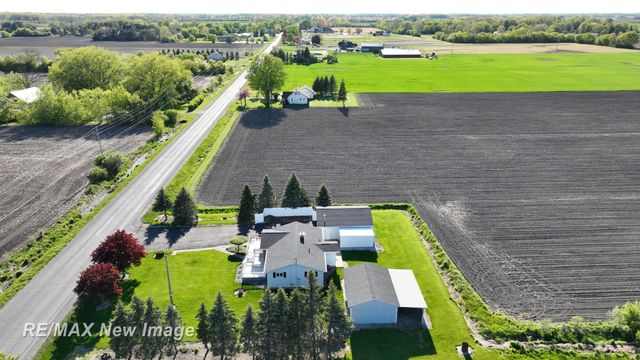 3520 W Kochville Road, Kochville Twp, MI 48604