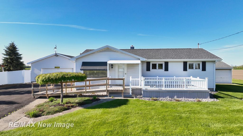 3520 W Kochville Road, Kochville Twp, MI 48604