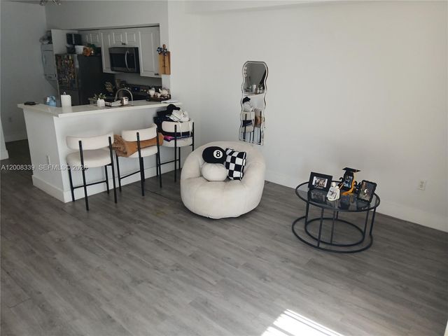 5085 NW 7th St 1007, Miami, FL 33126