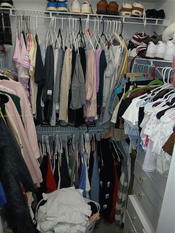 5085 NW 7th St 1007, Miami, FL 33126