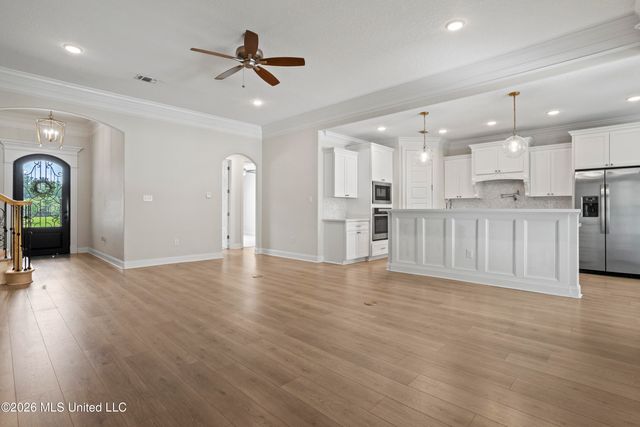101 Spanish Cove Drive, Ocean Springs, MS 39564