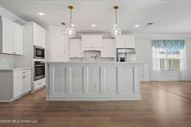 101 Spanish Cove Drive, Ocean Springs, MS 39564