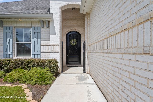 101 Spanish Cove Drive, Ocean Springs, MS 39564