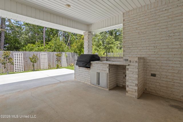 101 Spanish Cove Drive, Ocean Springs, MS 39564