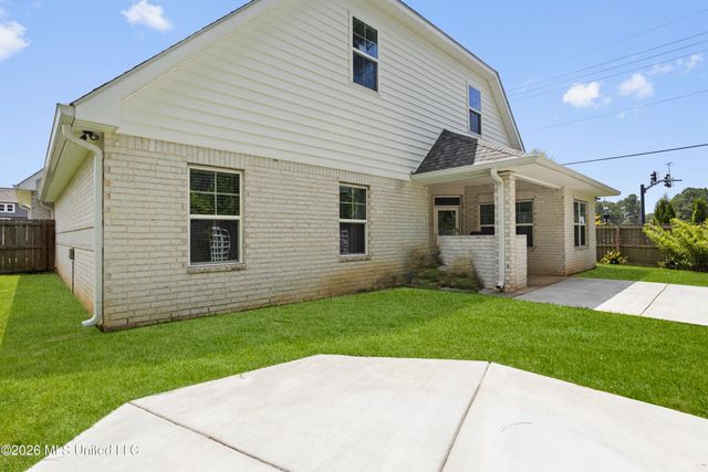 101 Spanish Cove Drive, Ocean Springs, MS 39564