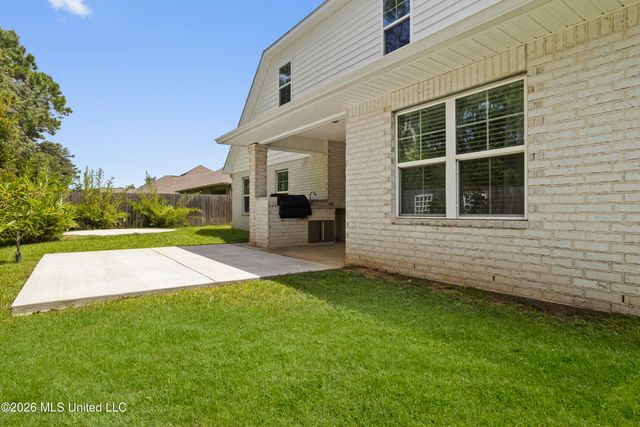 101 Spanish Cove Drive, Ocean Springs, MS 39564