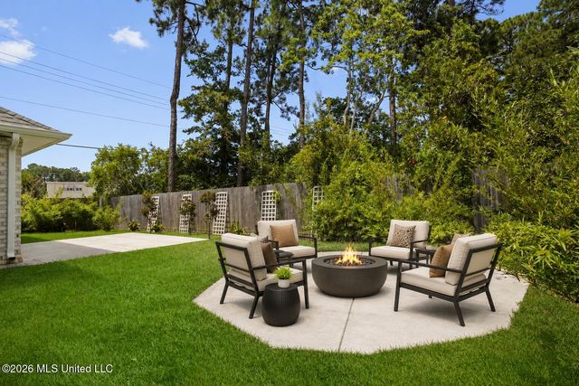 101 Spanish Cove Drive, Ocean Springs, MS 39564