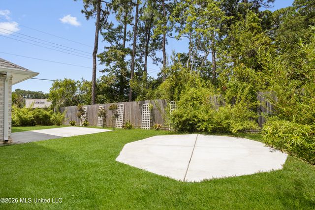 101 Spanish Cove Drive, Ocean Springs, MS 39564