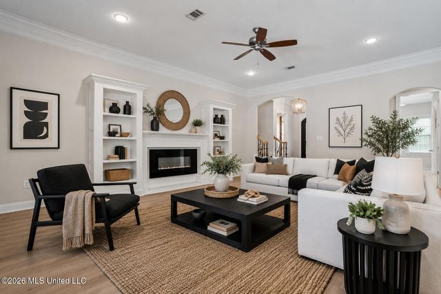 101 Spanish Cove Drive, Ocean Springs, MS 39564