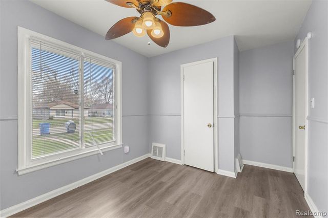 25117 Colgate Street, Dearborn Heights, MI 48125