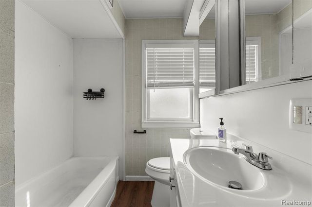 25117 Colgate Street, Dearborn Heights, MI 48125