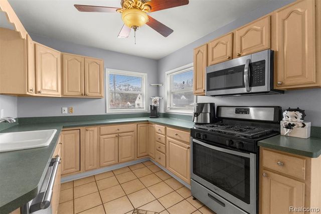 25117 Colgate Street, Dearborn Heights, MI 48125