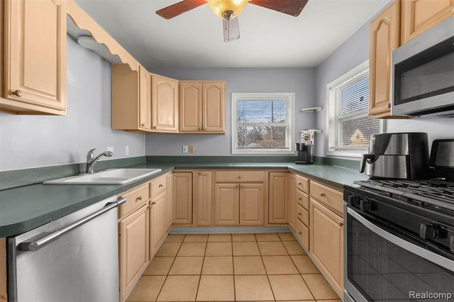 25117 Colgate Street, Dearborn Heights, MI 48125