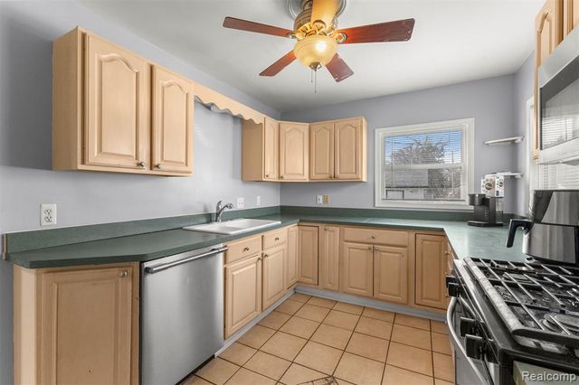 25117 Colgate Street, Dearborn Heights, MI 48125