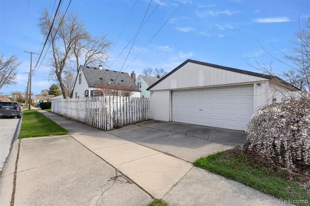 25117 Colgate Street, Dearborn Heights, MI 48125