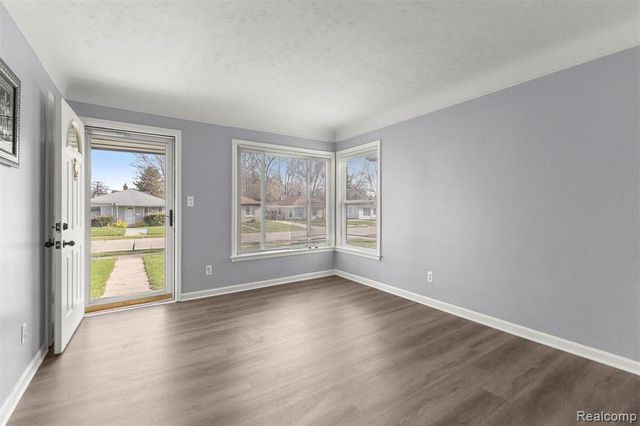 25117 Colgate Street, Dearborn Heights, MI 48125