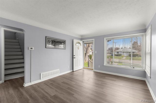 25117 Colgate Street, Dearborn Heights, MI 48125