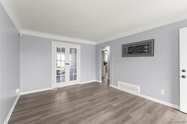 25117 Colgate Street, Dearborn Heights, MI 48125