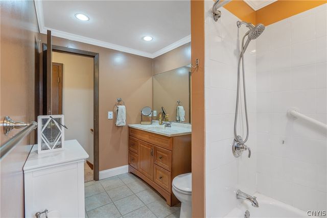 5327 Skylark Circle, Clay, NY 13041