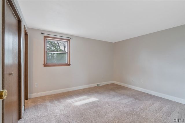 5327 Skylark Circle, Clay, NY 13041
