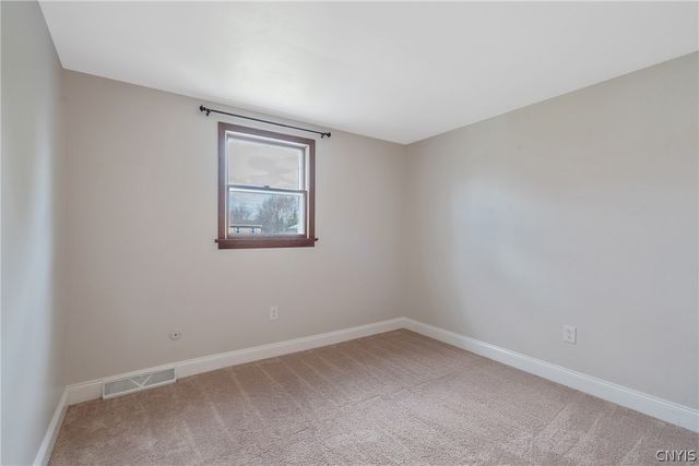 5327 Skylark Circle, Clay, NY 13041