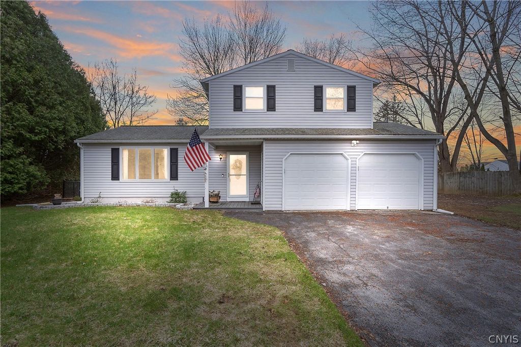 5327 Skylark Circle, Clay, NY 13041