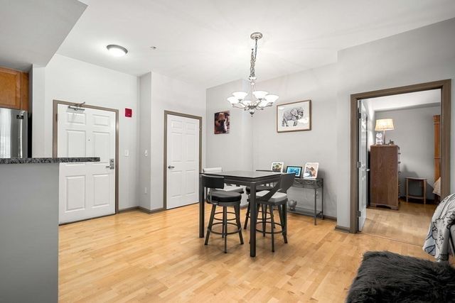 36 Village Rd 214, Middleton, MA 01949