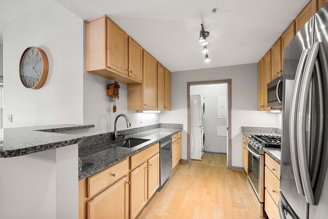 36 Village Rd 214, Middleton, MA 01949