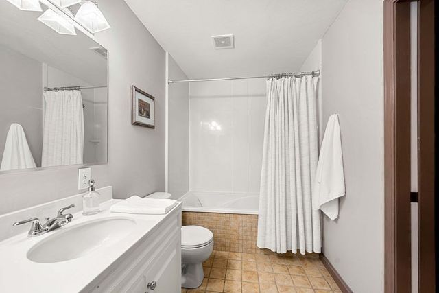36 Village Rd 214, Middleton, MA 01949