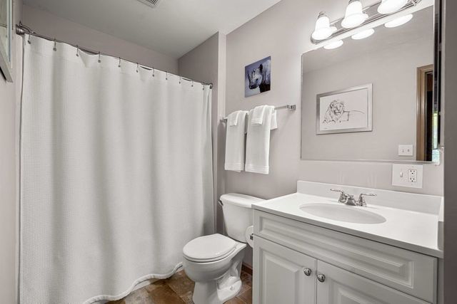 36 Village Rd 214, Middleton, MA 01949