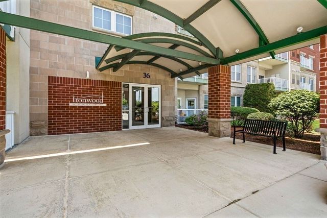 36 Village Rd 214, Middleton, MA 01949