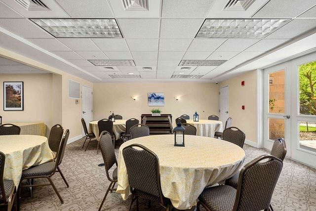 36 Village Rd 214, Middleton, MA 01949