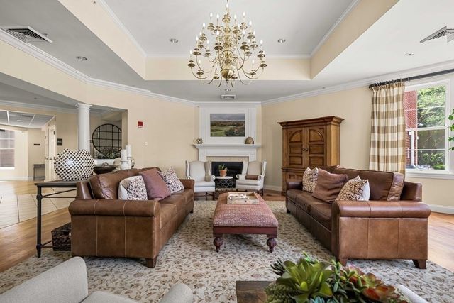 36 Village Rd 214, Middleton, MA 01949