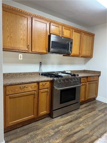 9965 8th, Hesperia, CA 92345