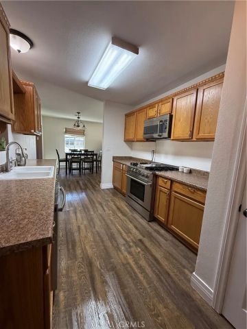 9965 8th, Hesperia, CA 92345