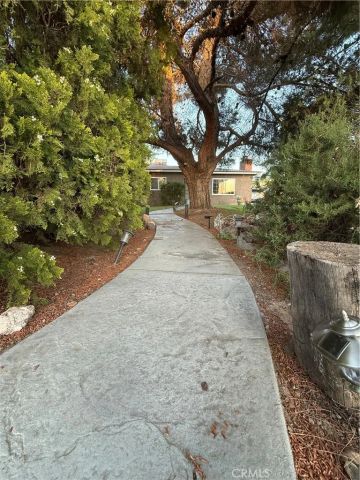 9965 8th, Hesperia, CA 92345