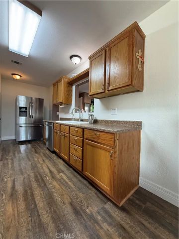 9965 8th, Hesperia, CA 92345