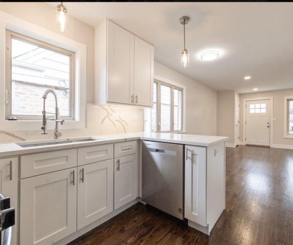 7728 W TALCOTT Avenue, Chicago, IL 60631