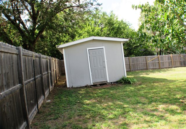 2208 Beverly Drive, Granbury, TX 76048