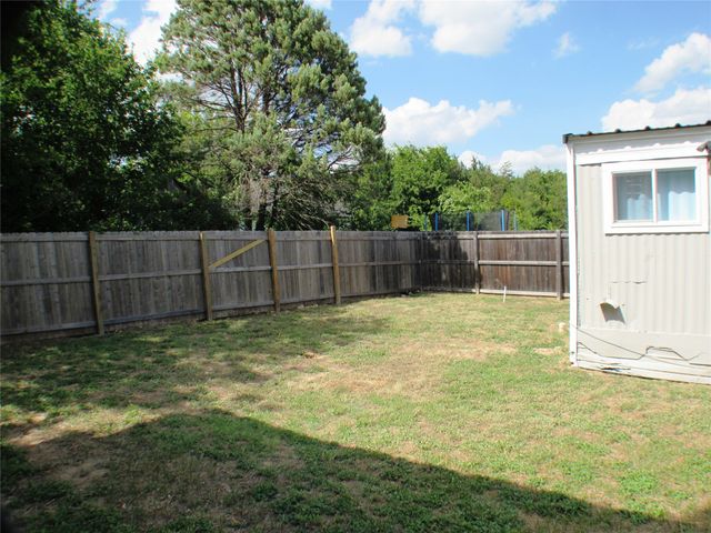 2208 Beverly Drive, Granbury, TX 76048