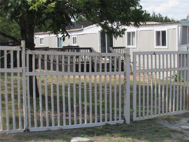 2208 Beverly Drive, Granbury, TX 76048